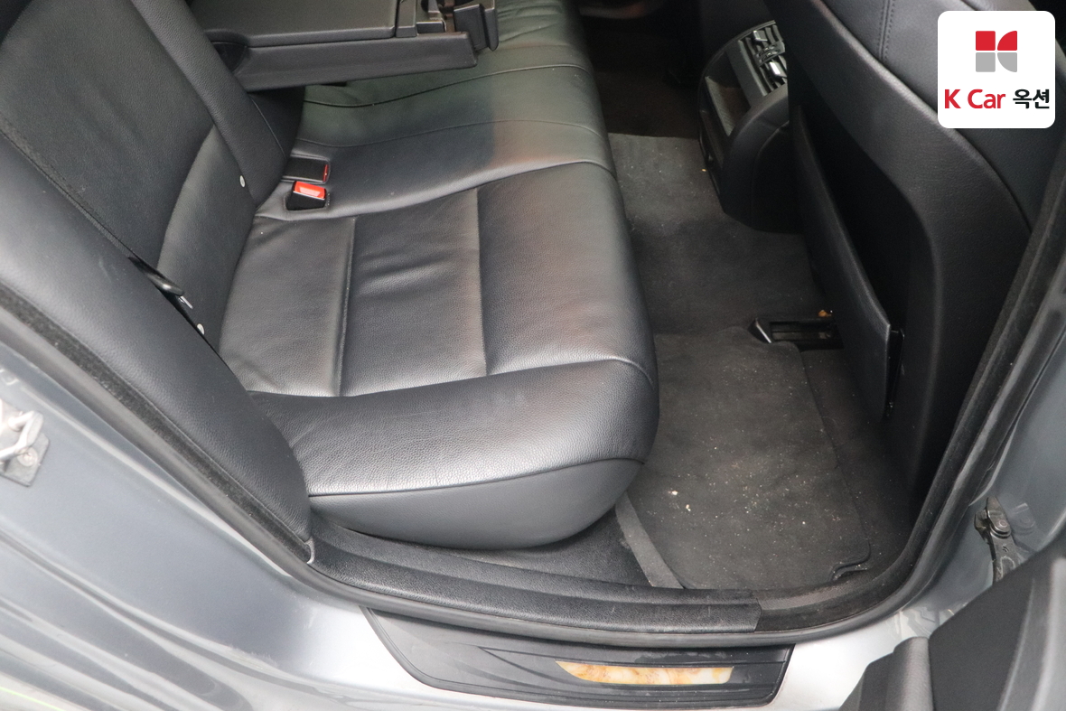 BMW 5 시리즈 2011 - 이미지 29