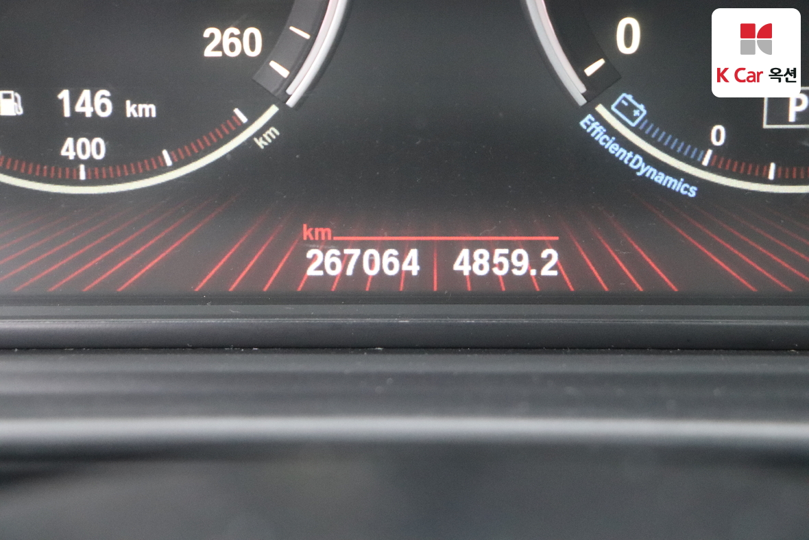 BMW 5 시리즈 2011 - 이미지 4