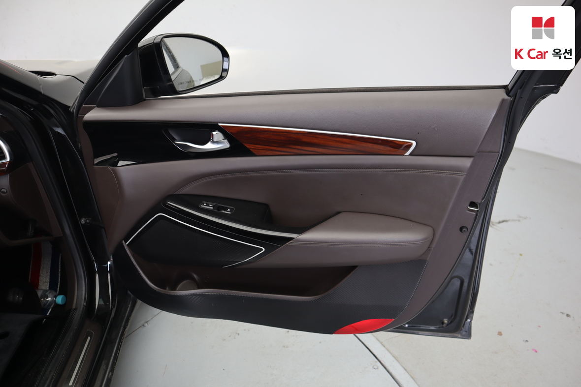 Kia K7 2017 - Image 31