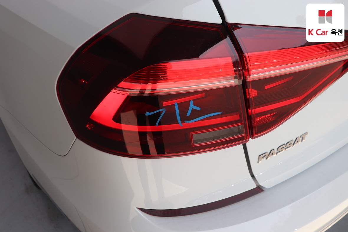 VOLKSWAGEN 파사트 2018 - 이미지 40