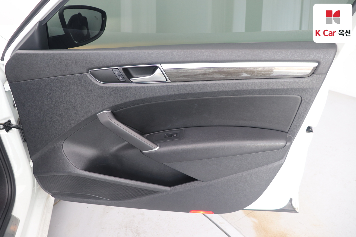 VOLKSWAGEN 파사트 2018 - 이미지 30