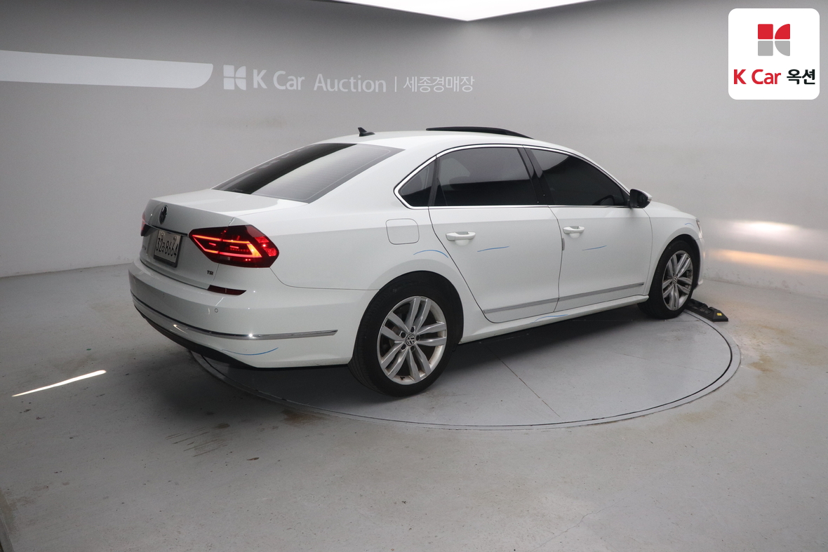 VOLKSWAGEN 파사트 2018 - 이미지 2