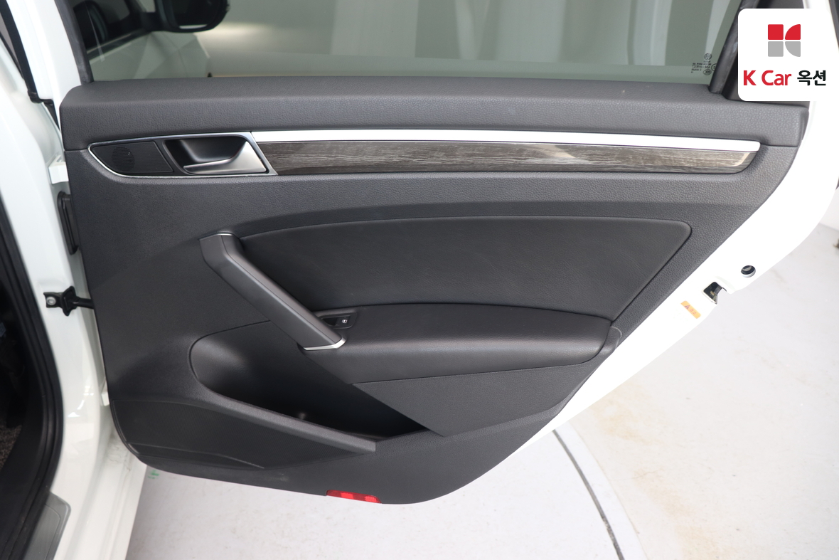 VOLKSWAGEN 파사트 2018 - 이미지 28