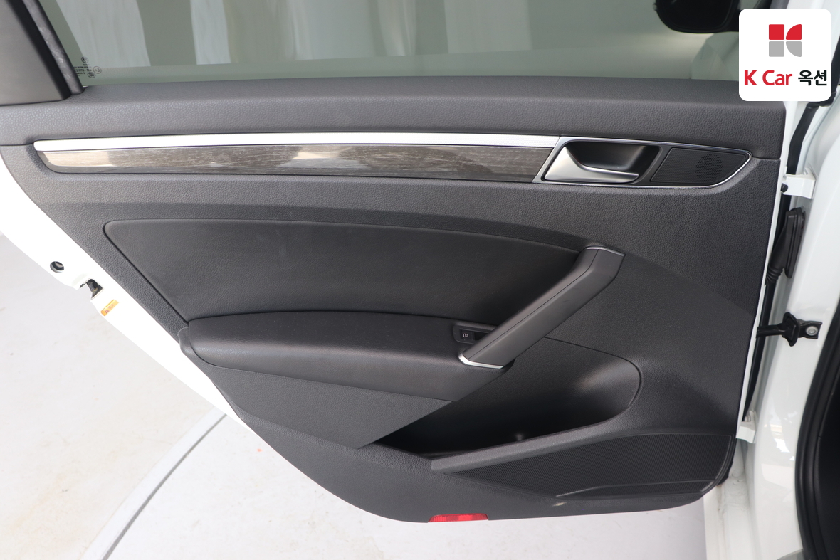 VOLKSWAGEN 파사트 2018 - 이미지 23