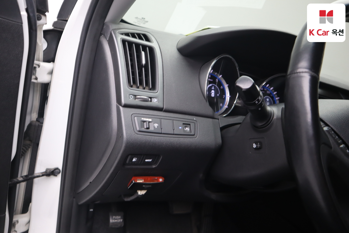 Hyundai Sonata 2013 - Image 9