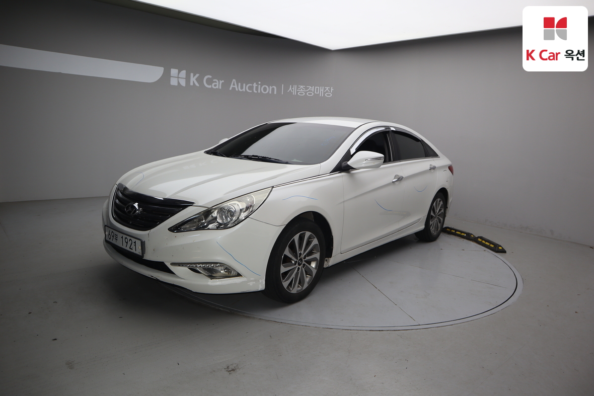 Hyundai Sonata 2013 - Image 1