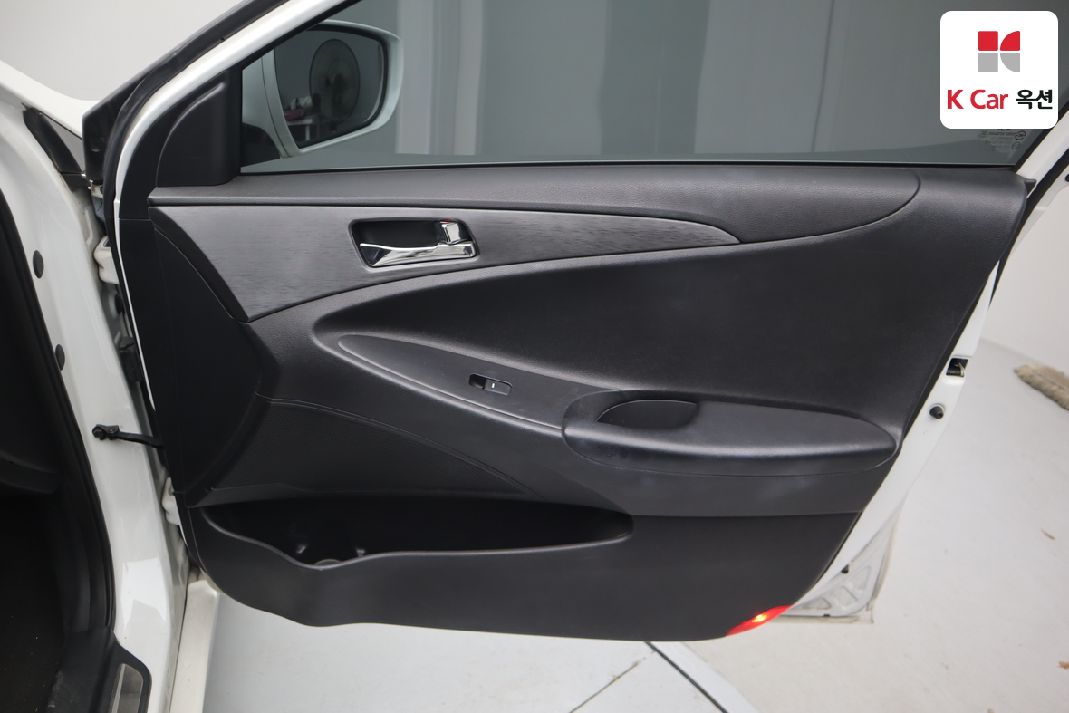 Hyundai Sonata 2013 - Image 28