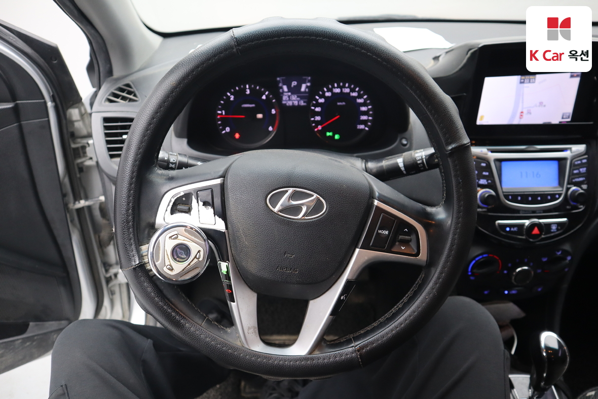 Hyundai Accent 2014 - Image 10