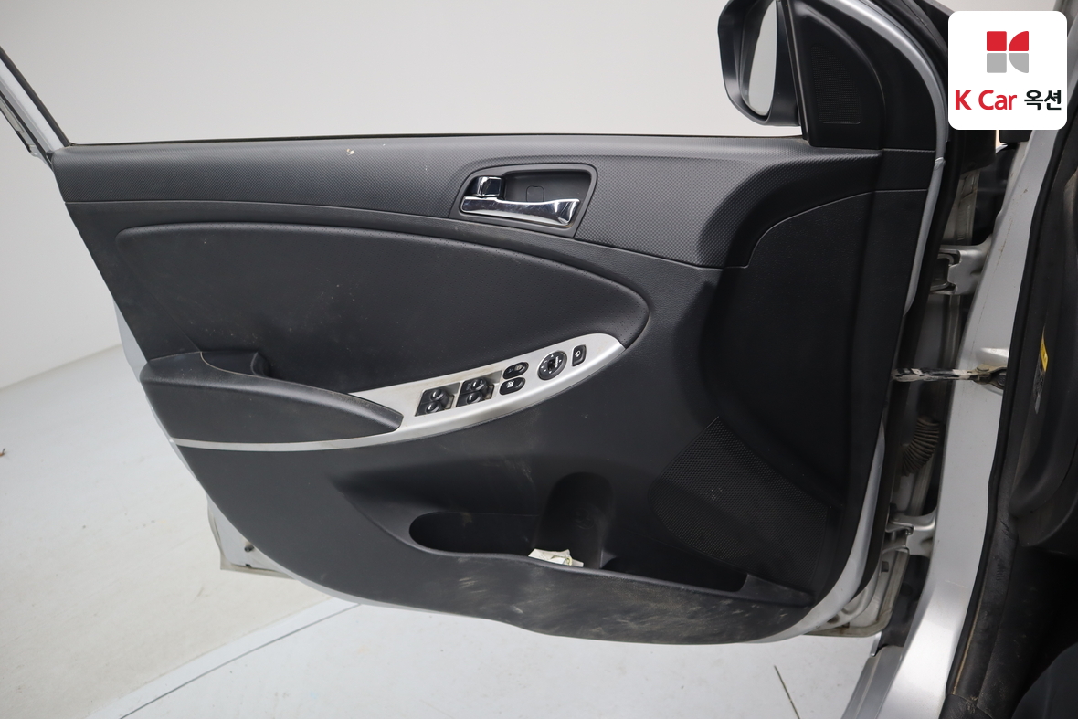 Hyundai Accent 2014 - Image 8