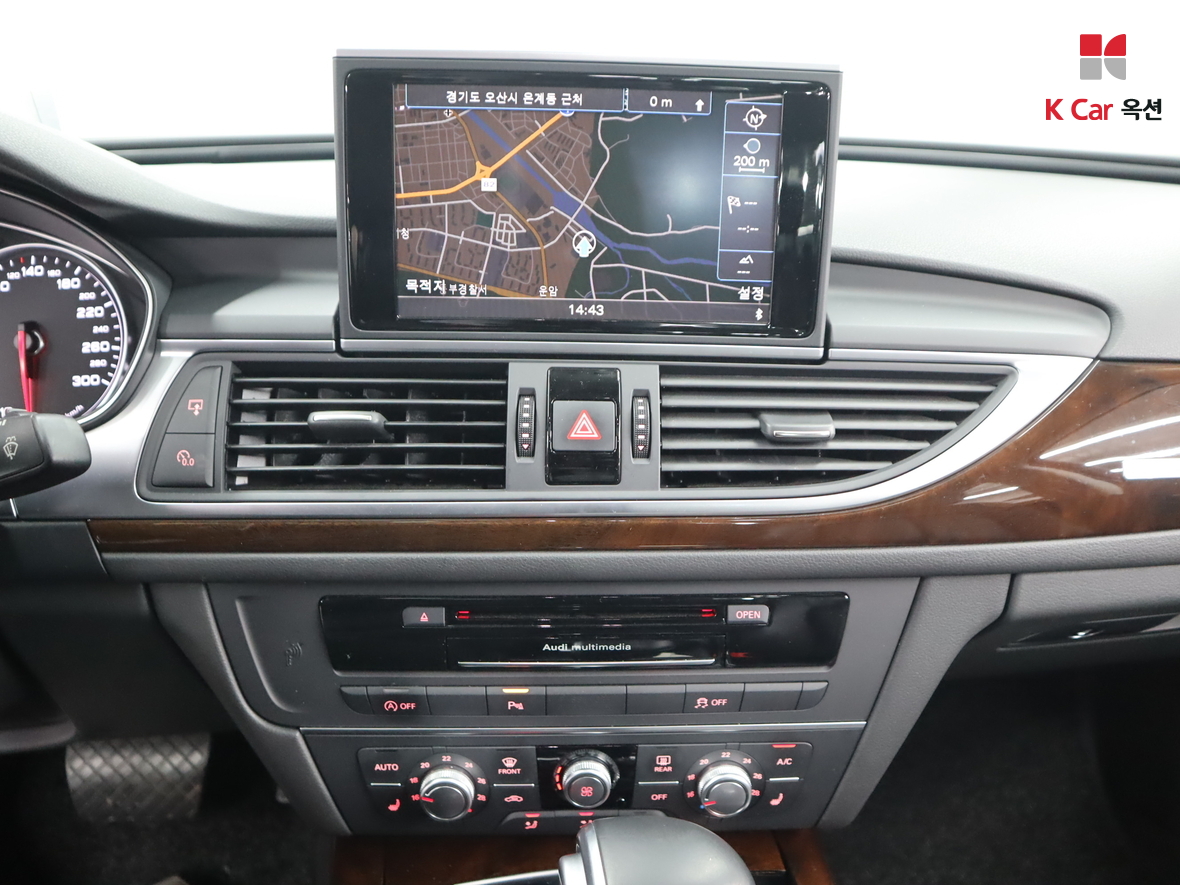 Audi A6 - 6