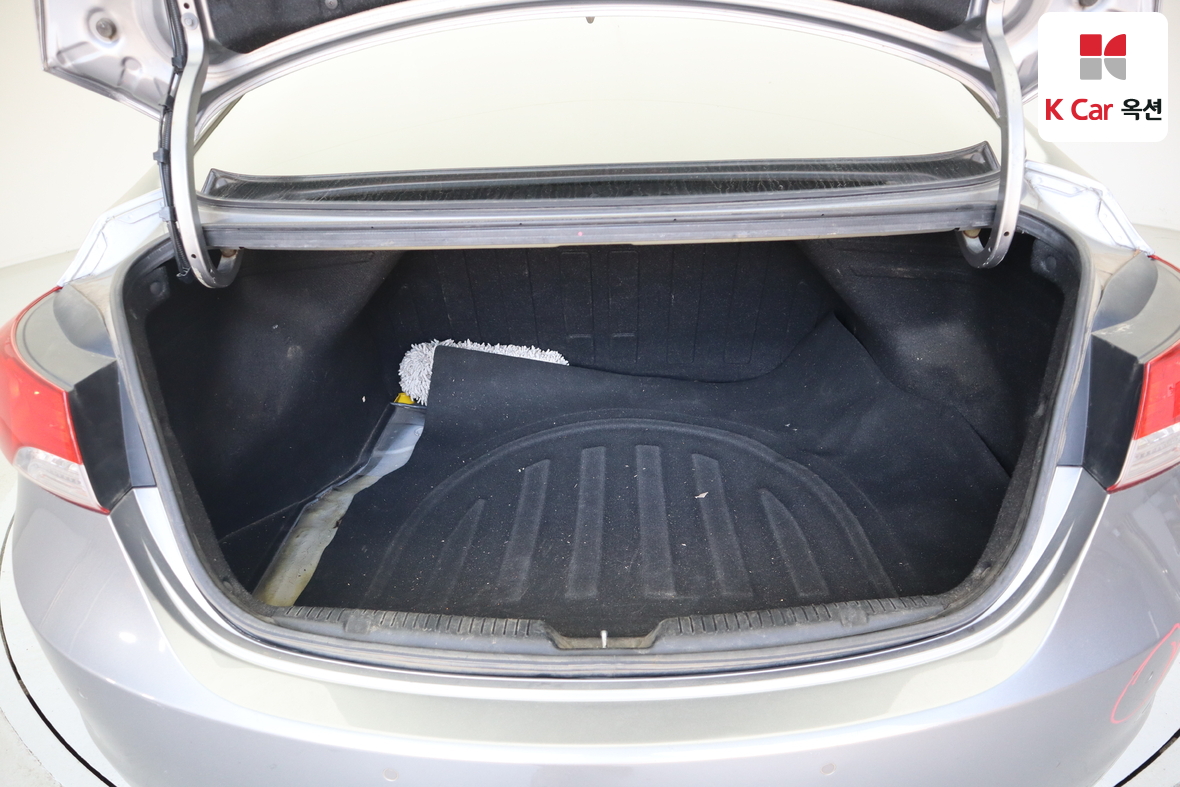 هيونداي إلانترا 2014 - صورة 23