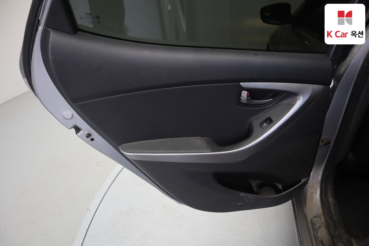 هيونداي إلانترا 2014 - صورة 20