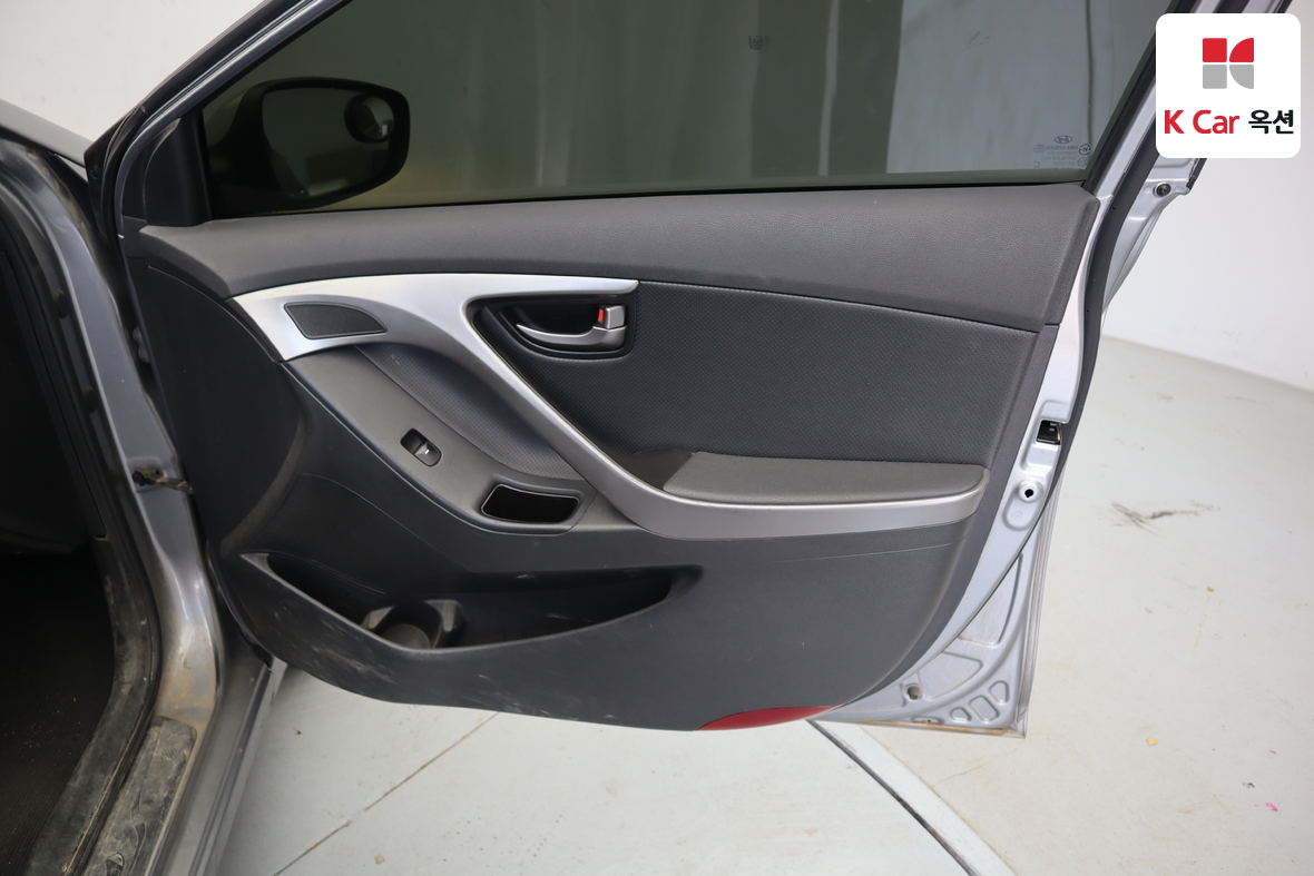 هيونداي إلانترا 2014 - صورة 26