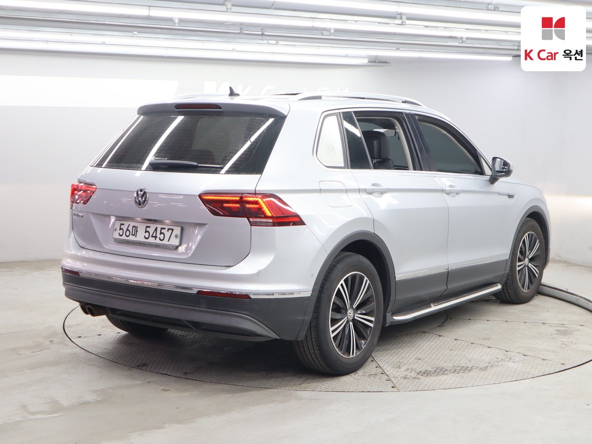 Volkswagen Tiguan - 2