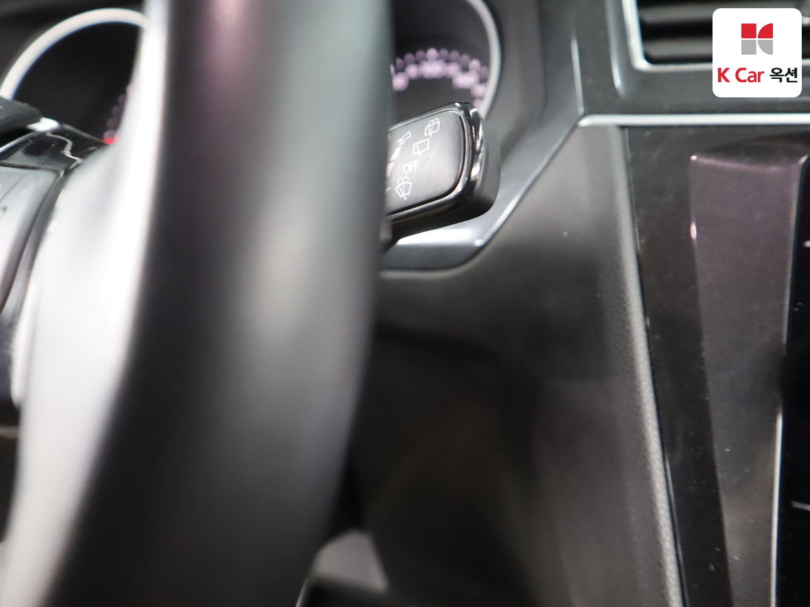 Volkswagen Tiguan - 11