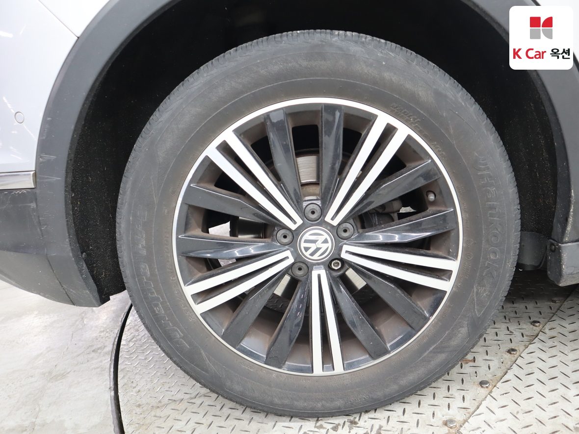 Volkswagen Tiguan - 45