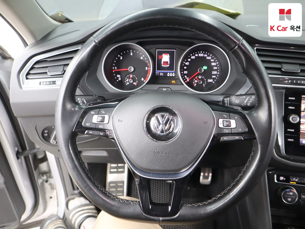 Volkswagen Tiguan - 10