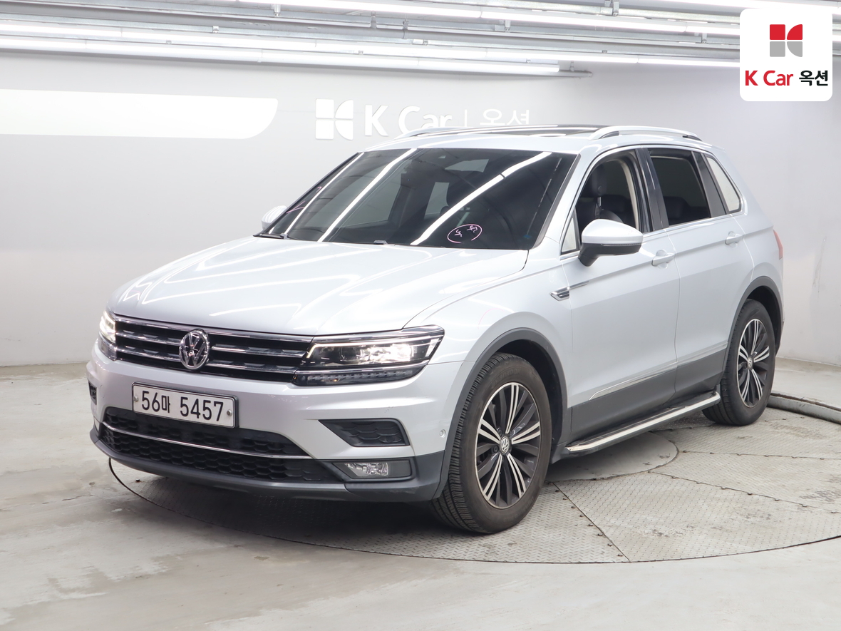 Volkswagen Tiguan - 1