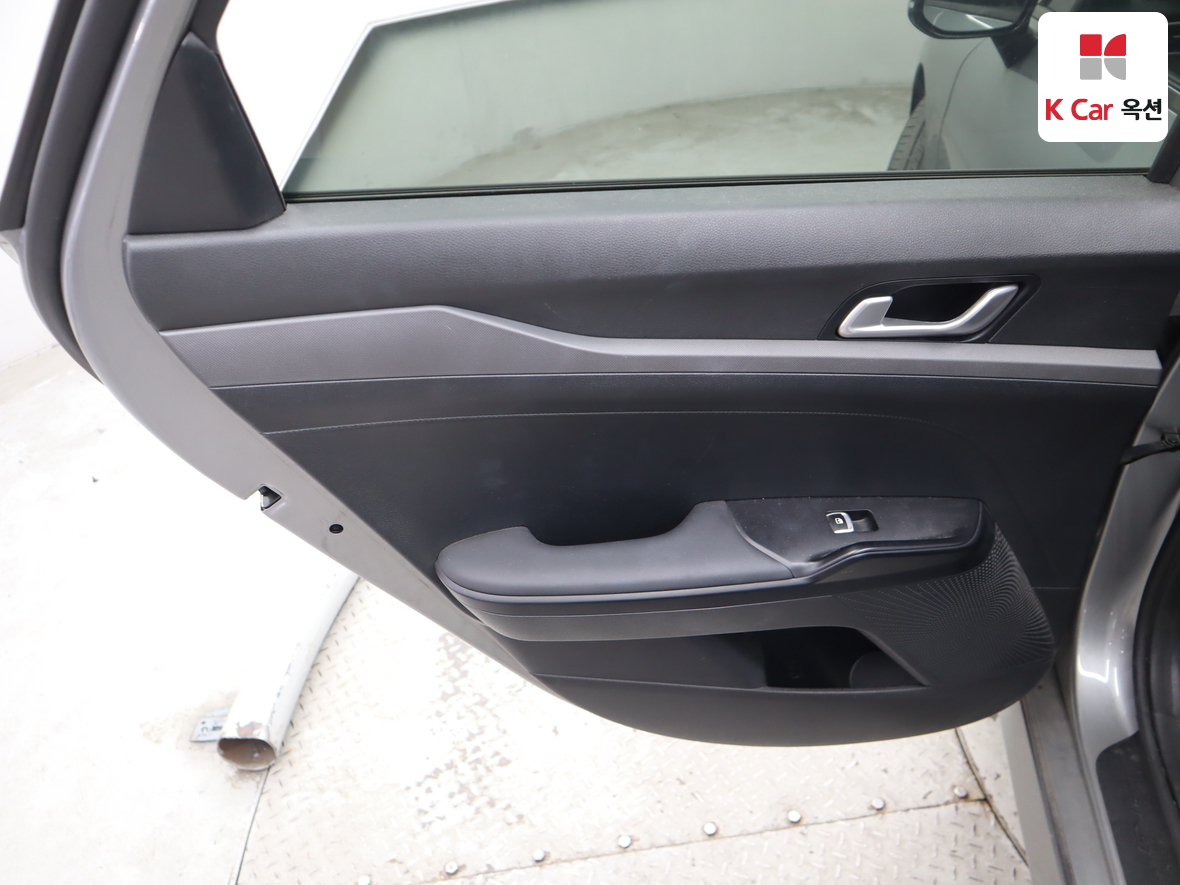 Kia K5 2021 - Image 23