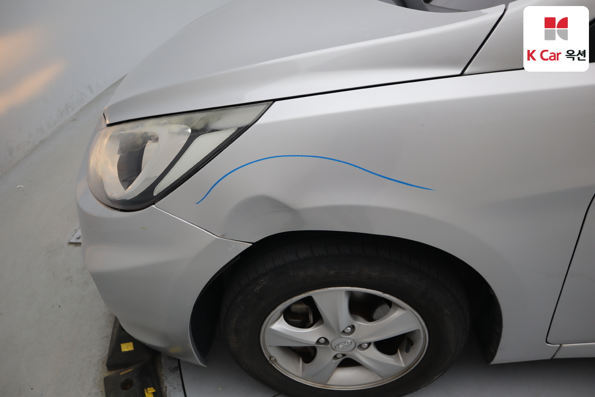 Hyundai Accent - 39