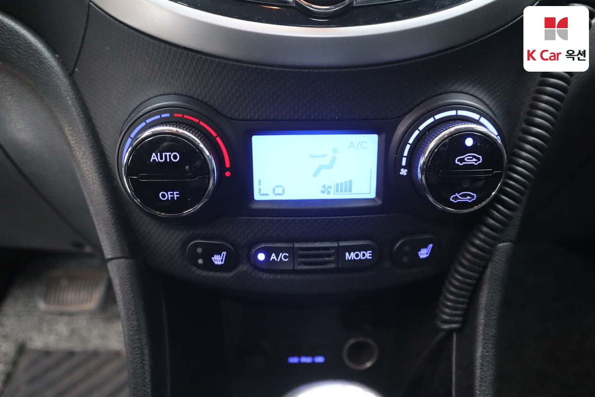 Hyundai Accent - 14