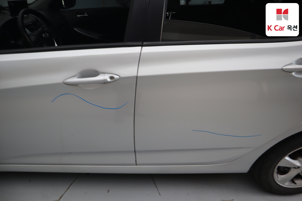 Hyundai Accent - 40