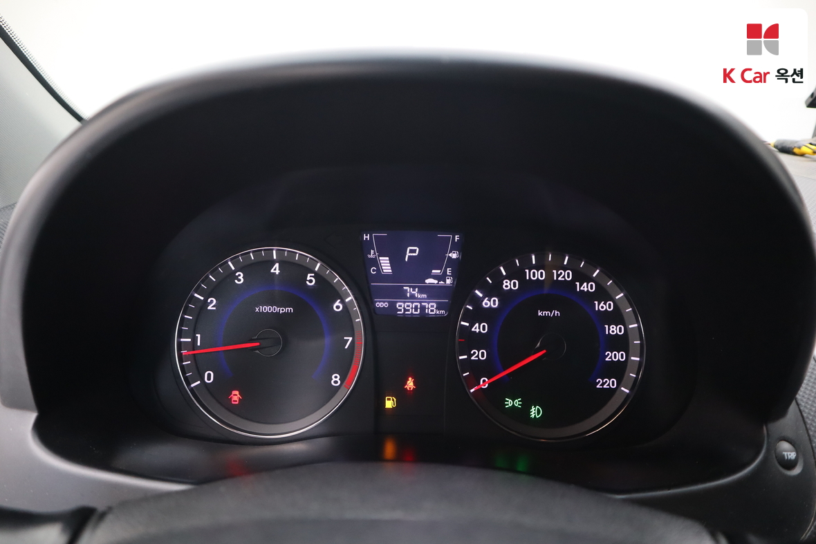 Hyundai Accent - 5