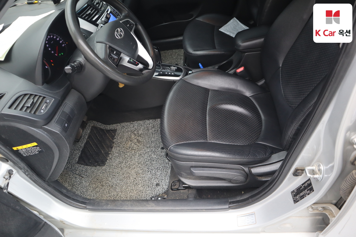 Hyundai Accent - 18