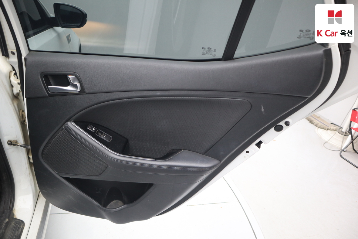 Kia K5 2015 - Image 24