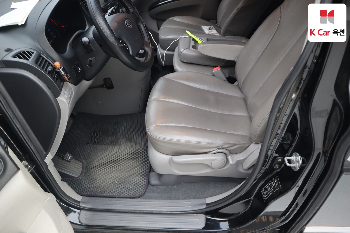 Kia Carnival 2012 - Image 19