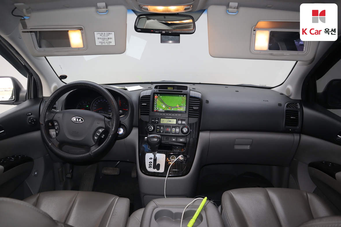 Kia Carnival 2012 - Image 3