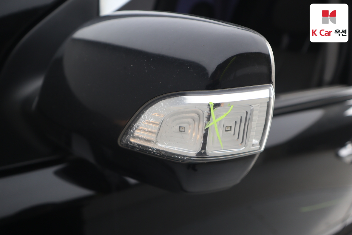 Kia Carnival 2012 - Image 40