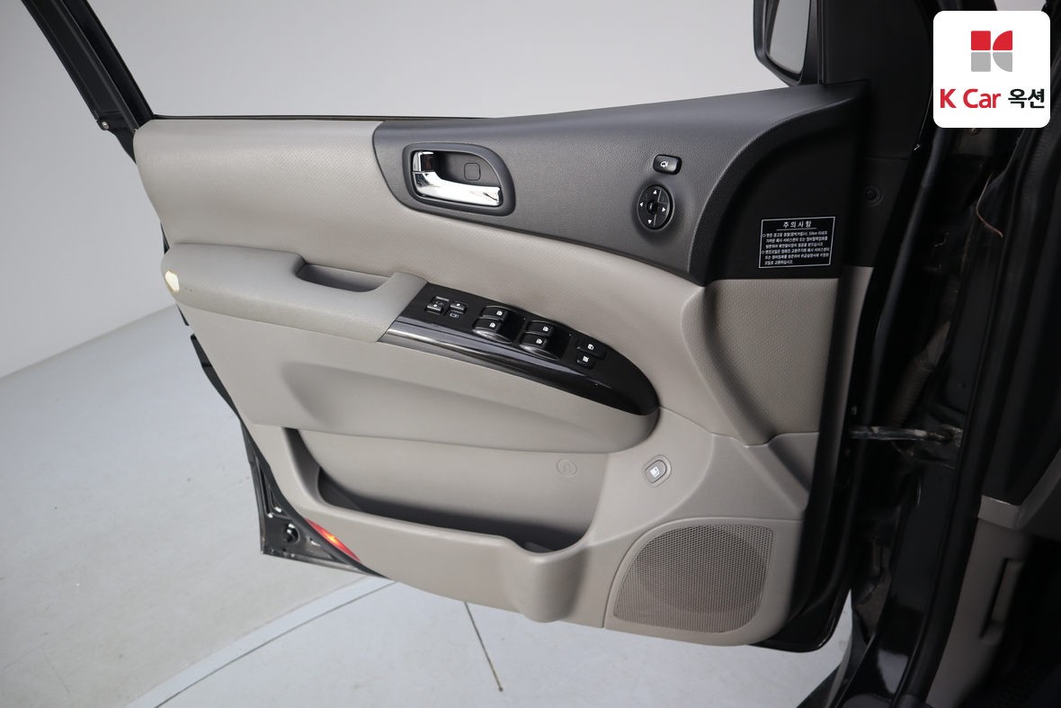 Kia Carnival 2012 - Image 8