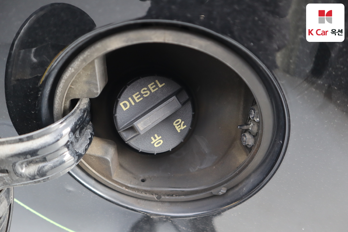 Kia Carnival 2012 - Image 26