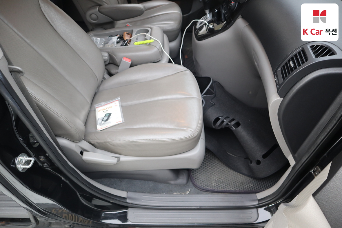 Kia Carnival 2012 - Image 31