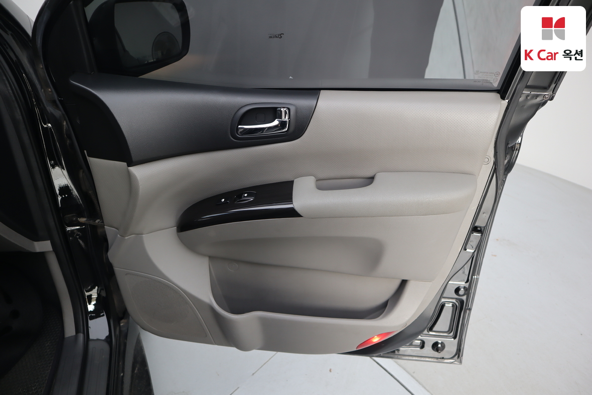 Kia Carnival 2012 - Image 30
