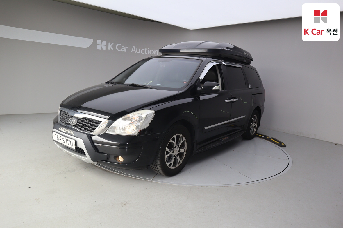 Kia Carnival 2012 - Image 1