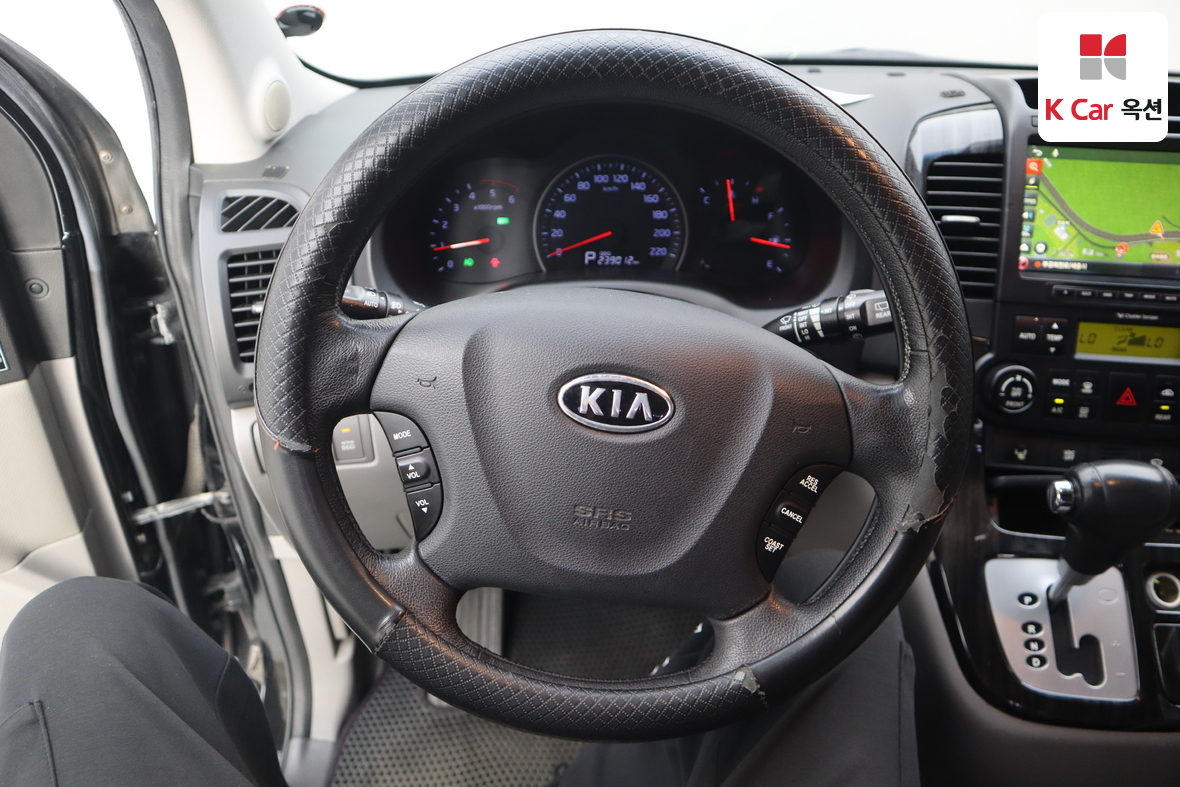 Kia Carnival 2012 - Image 10