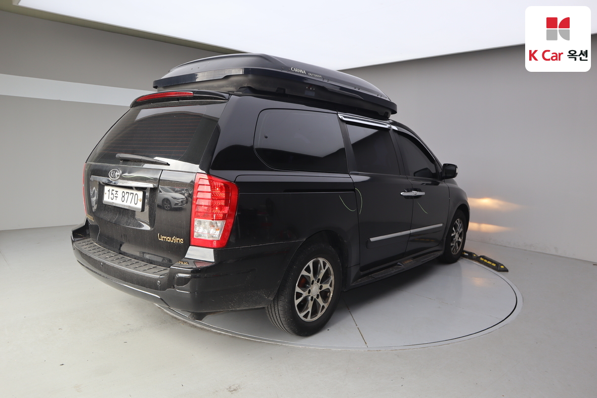 Kia Carnival 2012 - Image 2