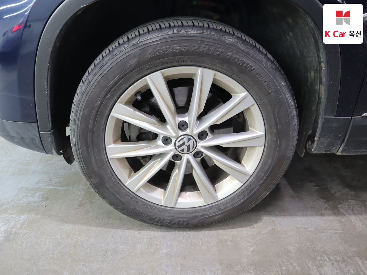Volkswagen Tiguan - 49
