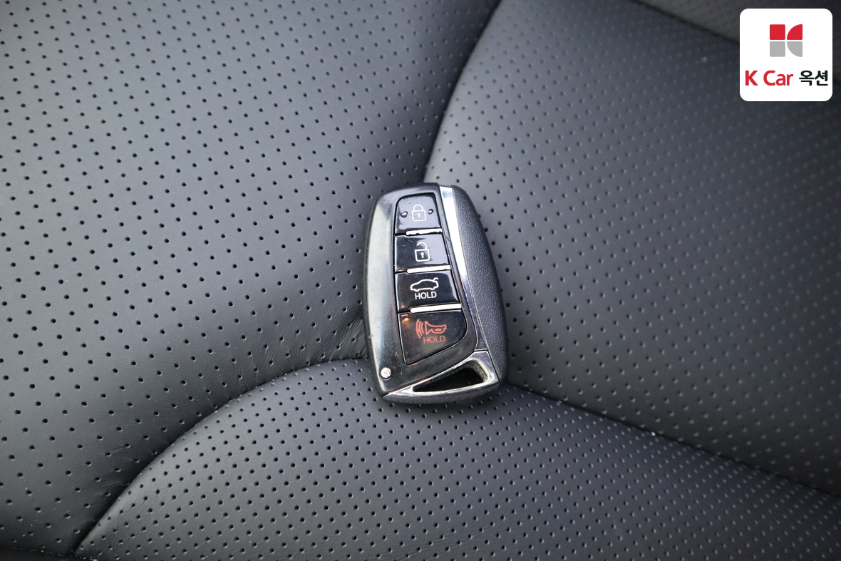 Hyundai AZERA 2014 - Image 17