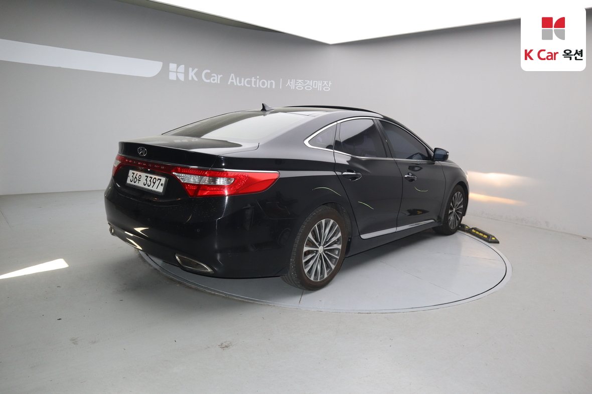 Hyundai AZERA 2014 - Image 2