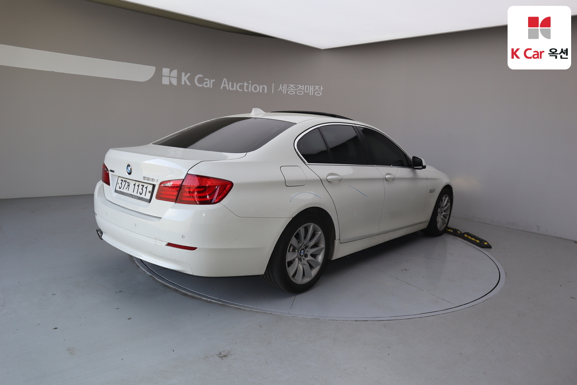 بي إم دبليو الفئة 5 2013 - صورة 2