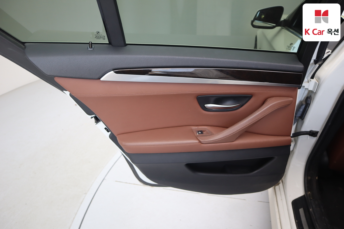 بي إم دبليو الفئة 5 2013 - صورة 23