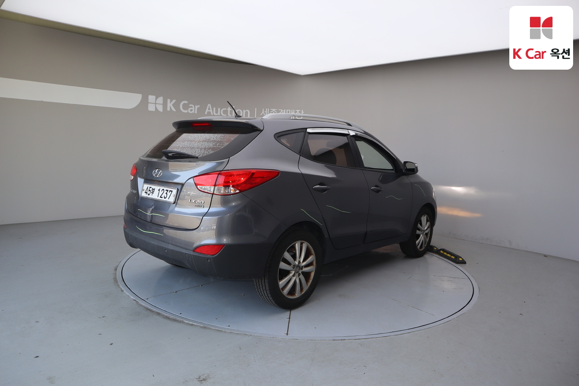 Hyundai Tucson 2010 - Image 2