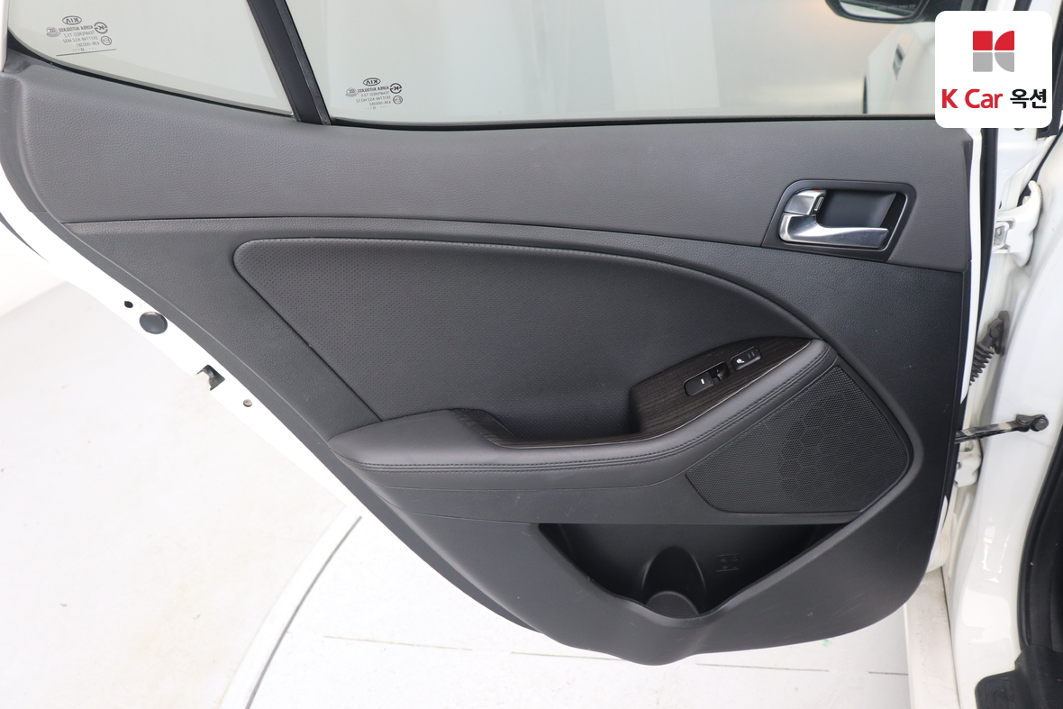 Kia K5 2014 - Image 20