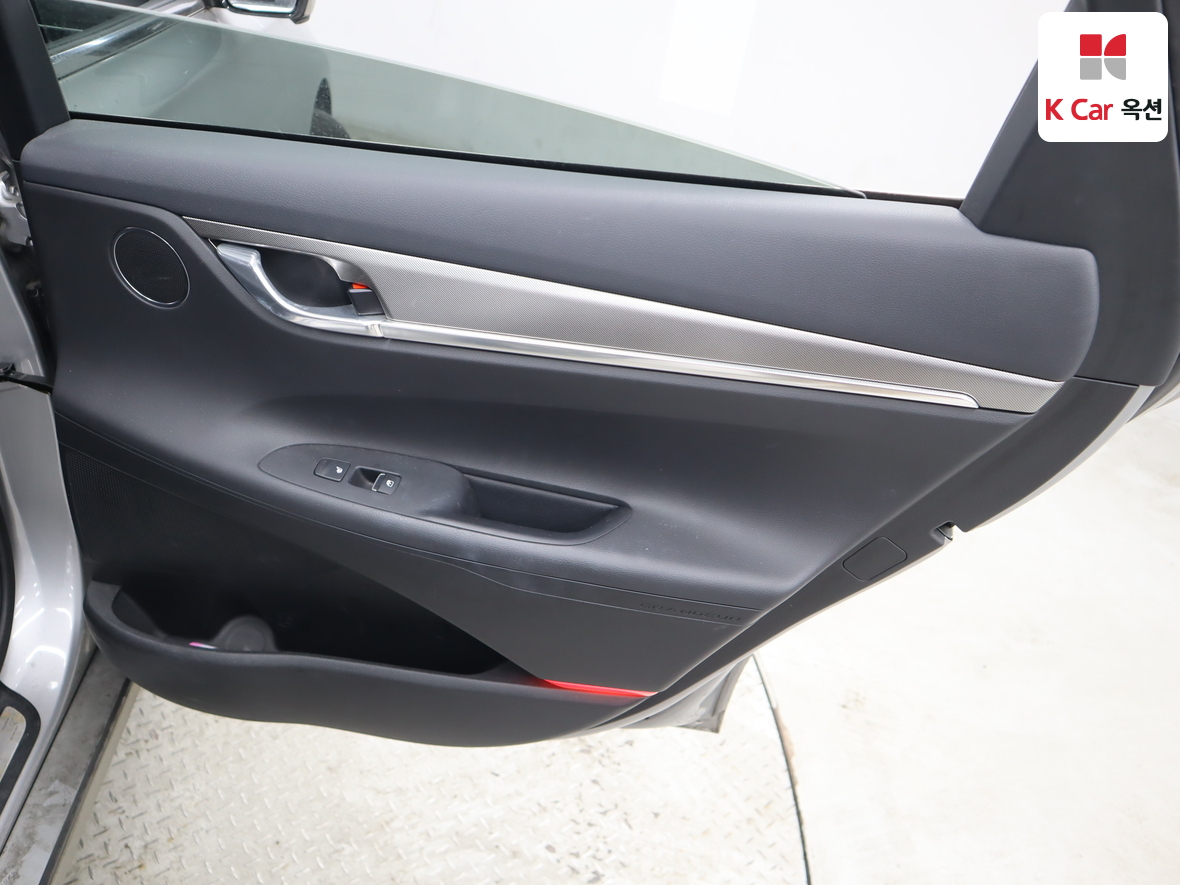 Hyundai Grandeur - 28