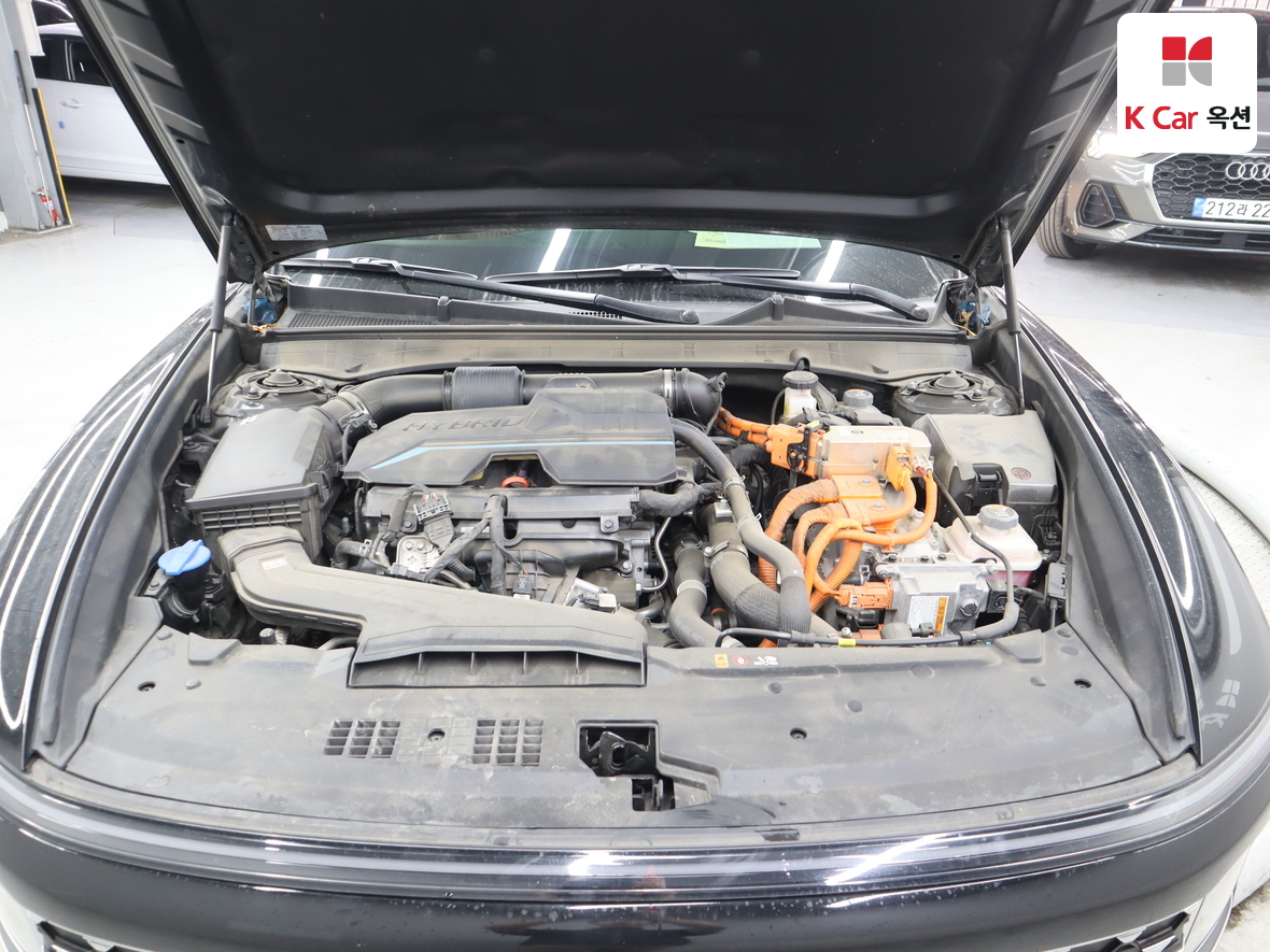 Hyundai Grandeur - 32