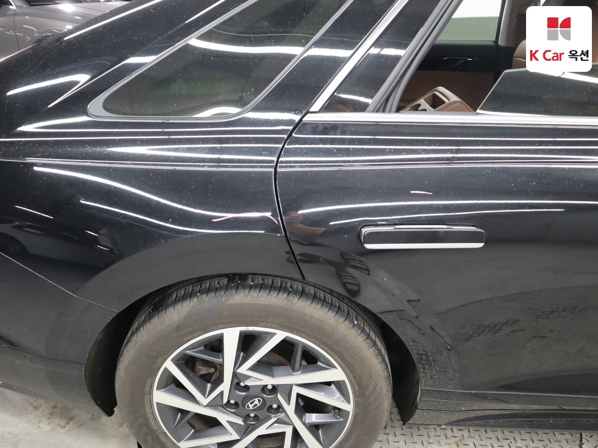 Hyundai Grandeur - 38