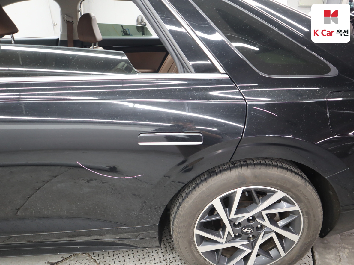Hyundai Grandeur - 37